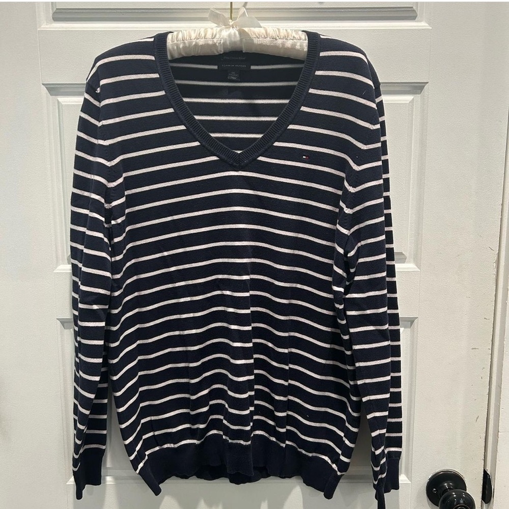navy and white tommy hilfiger sweater